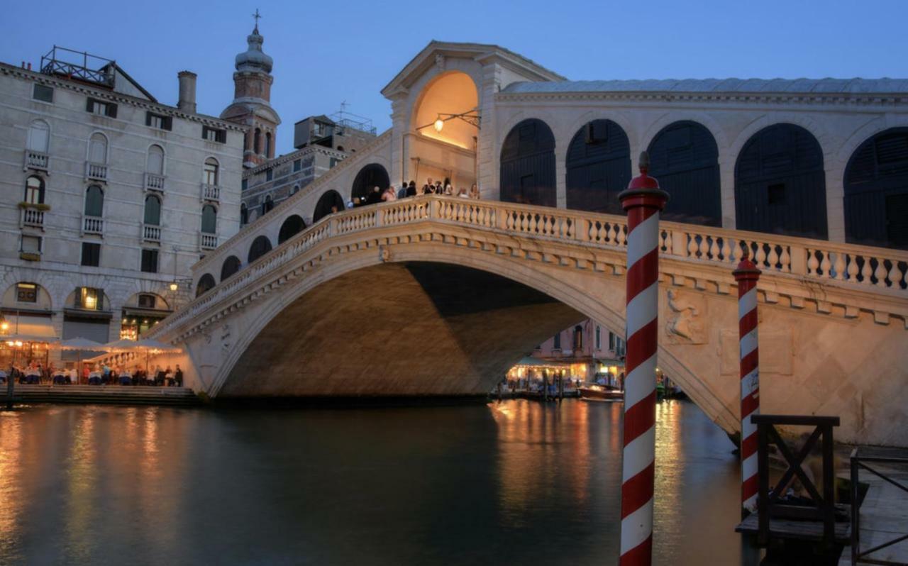 Ca Zulian Amazing Canal View Apartment Venesia Bagian luar foto